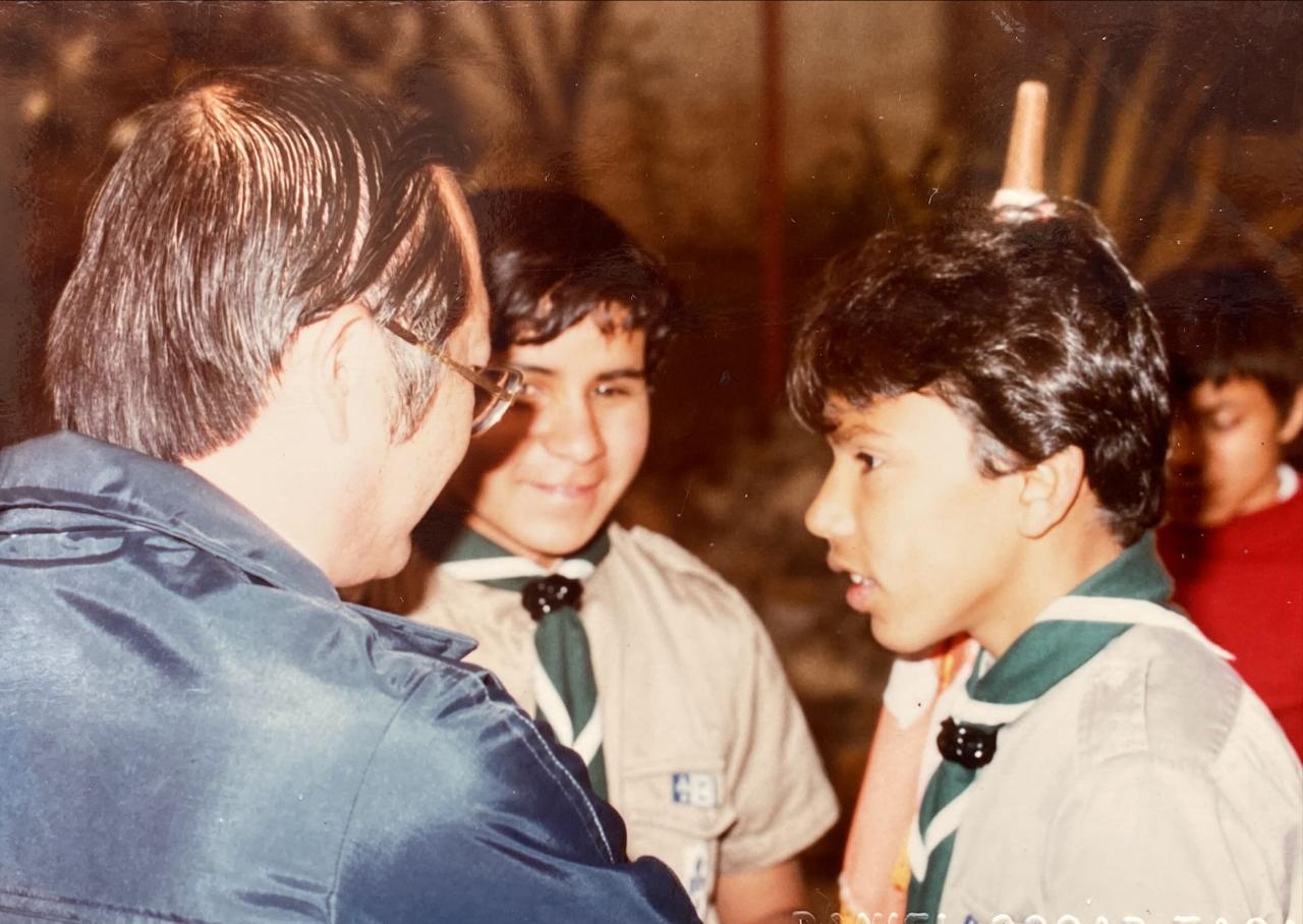 Ceremonia de scouts en juventud